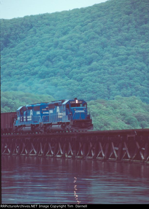 CR 6384, 6400 on UBF-44 coal train